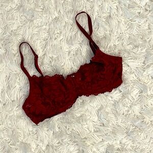 Red lace bra 32C